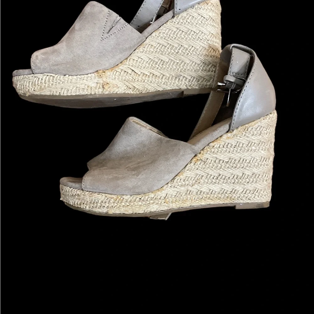 Big Buddha taupe suede raffia straw ankle strap fall boho wedges 6.5